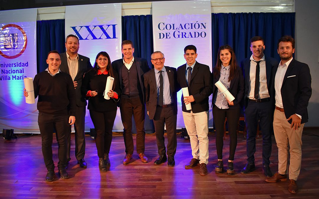 Graduados/as de Diseño Industrial recibieron sus diplomas