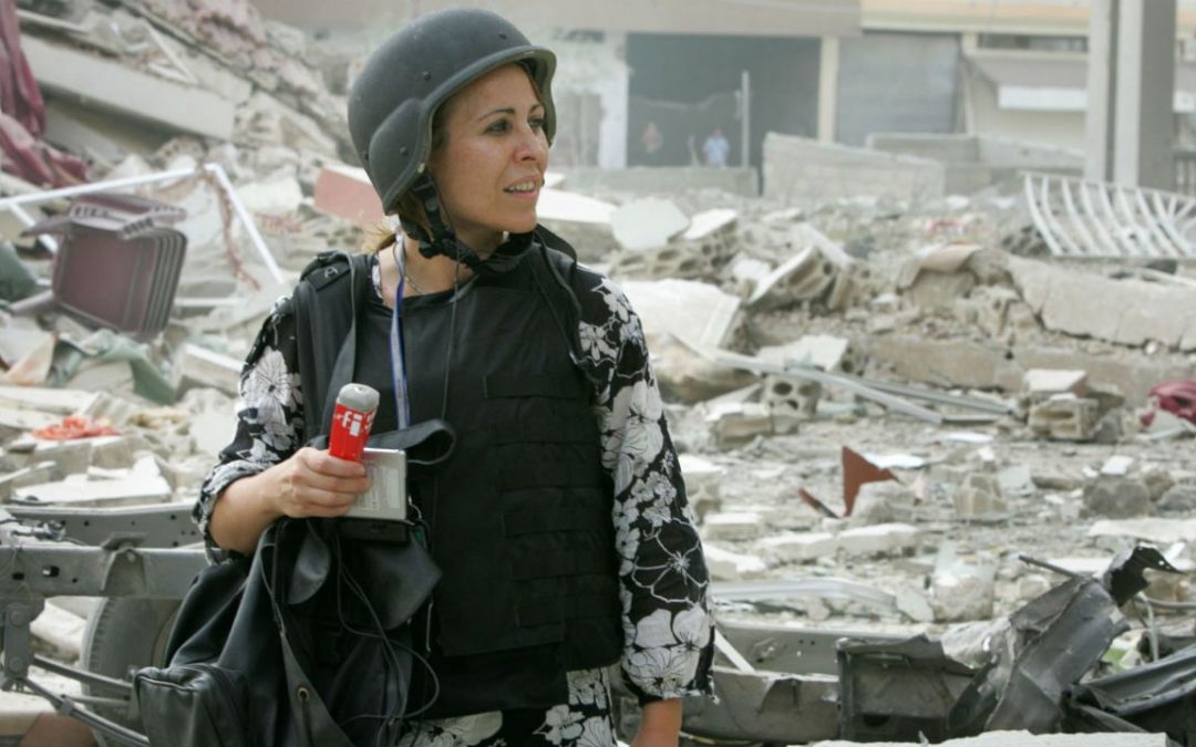 Karen Marón, periodista de guerra, en la UNVM