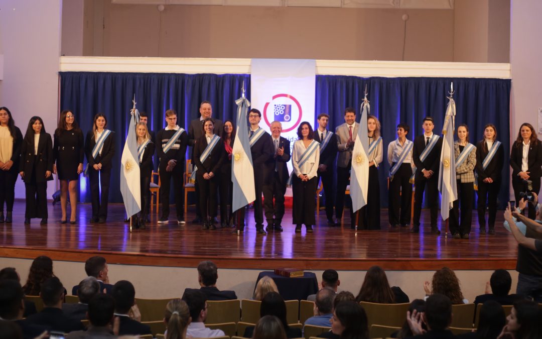 Ceremonia de traspaso de banderas en la UNVM