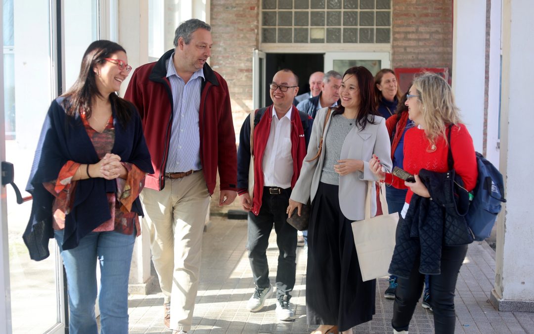 Científicos de Vietnam visitaron la UNVM