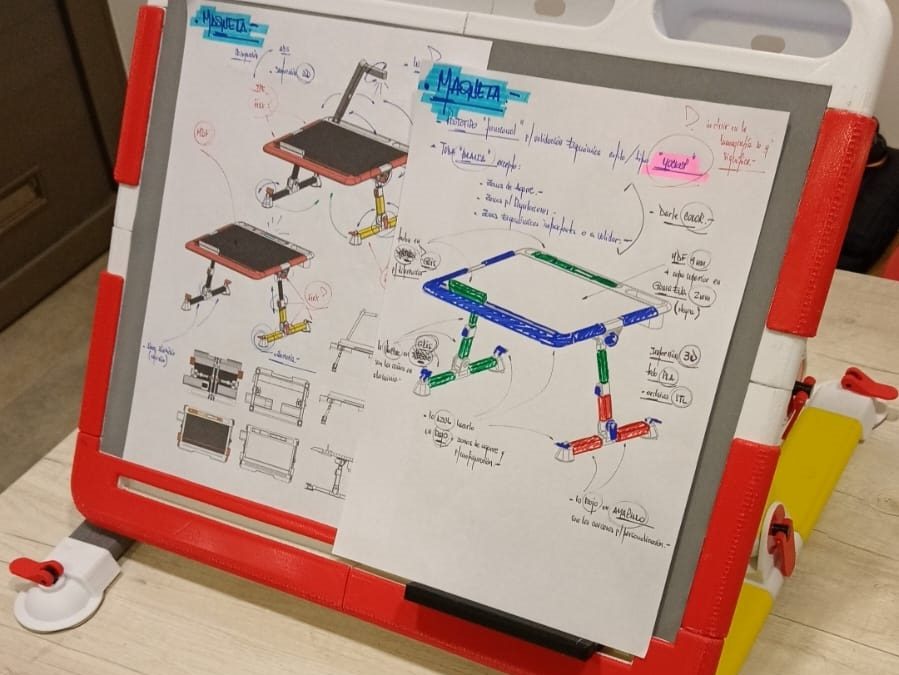 Diseñan atril para mejorar la calidad de vida de personas con baja visión
